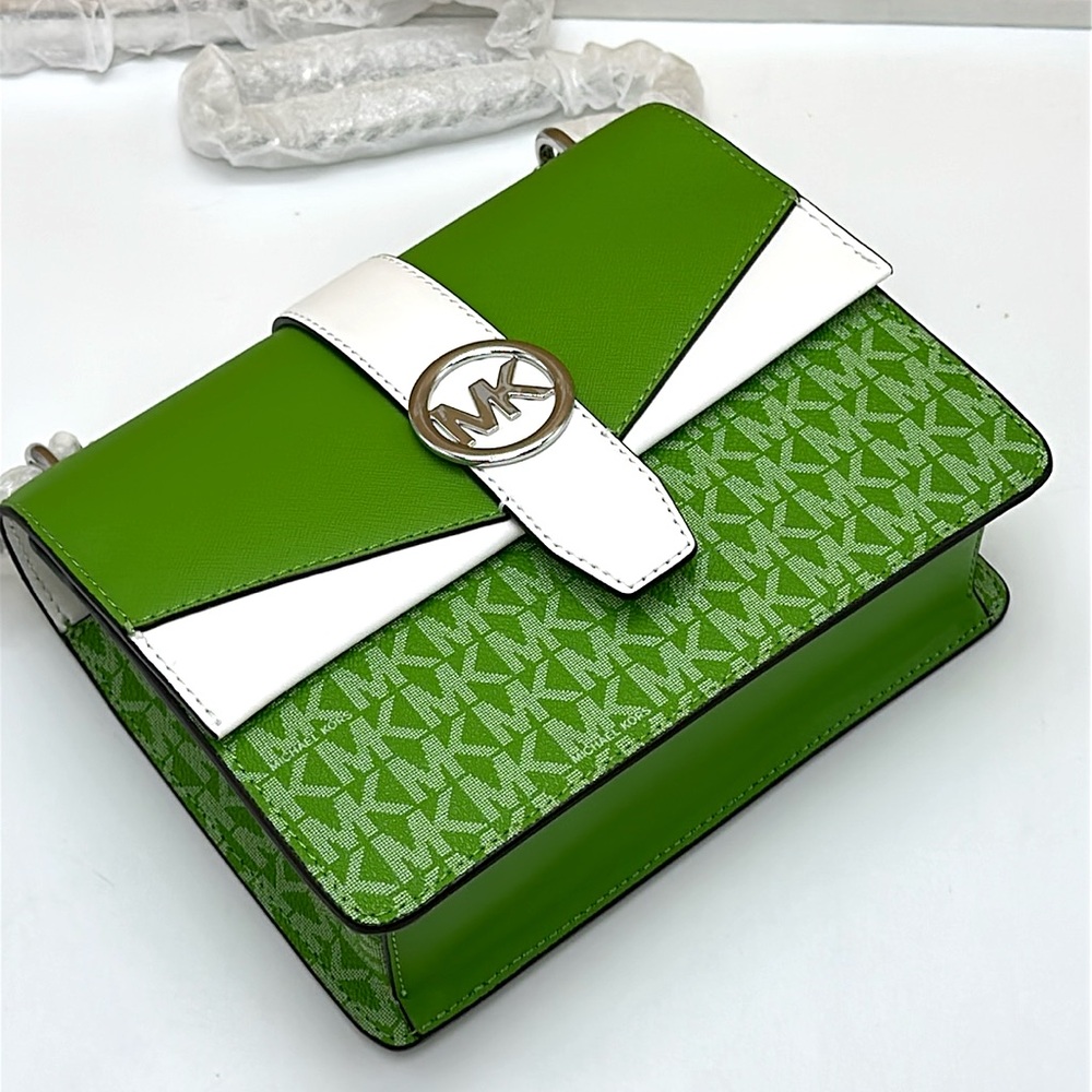 Michael Kors Greenwich Small Color-Block Signature Logo FlapCrossbody Bag
Jungle - Picture 6 of 16